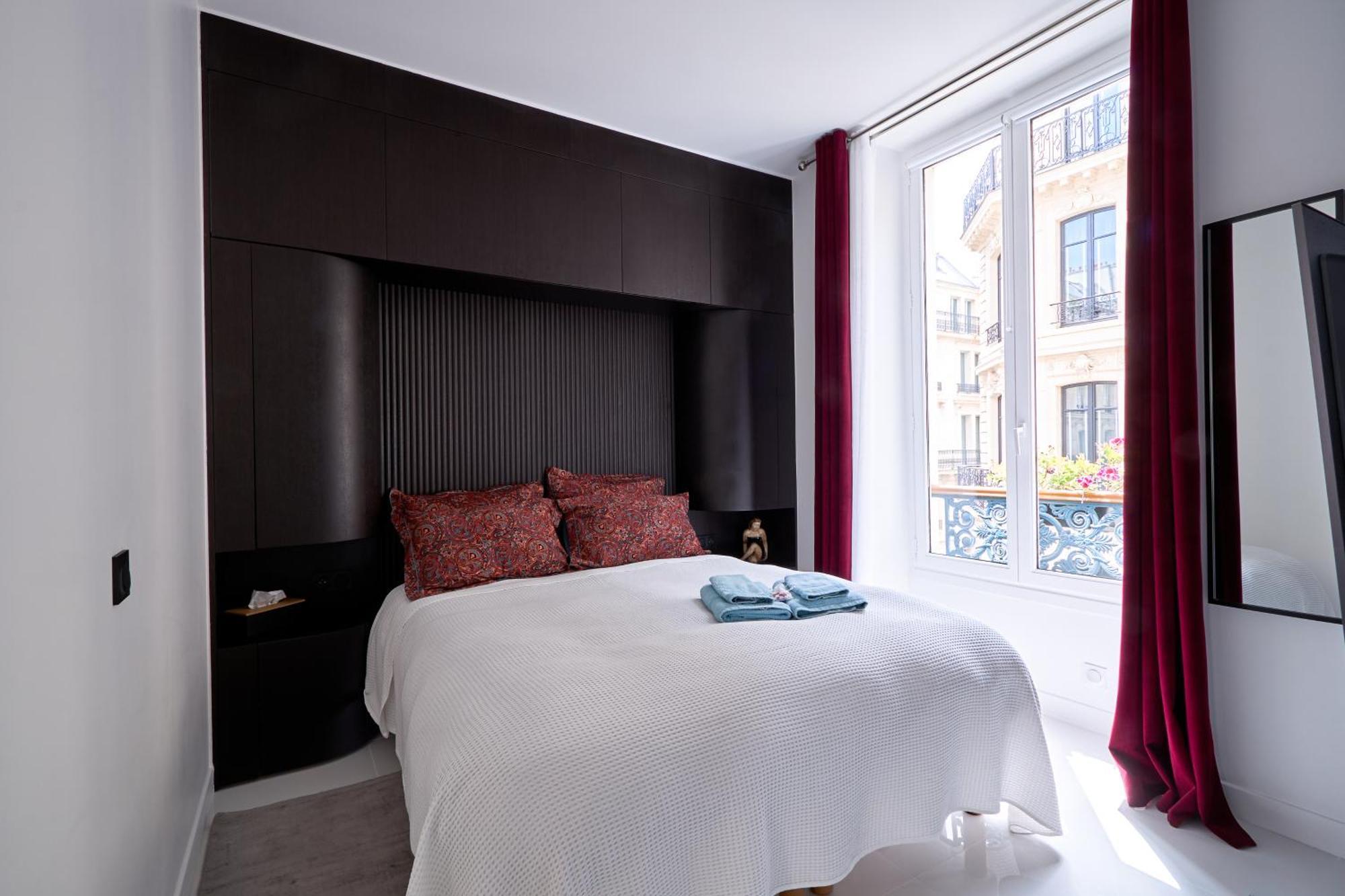 Champs-Elysees Executive Apartment * Paris