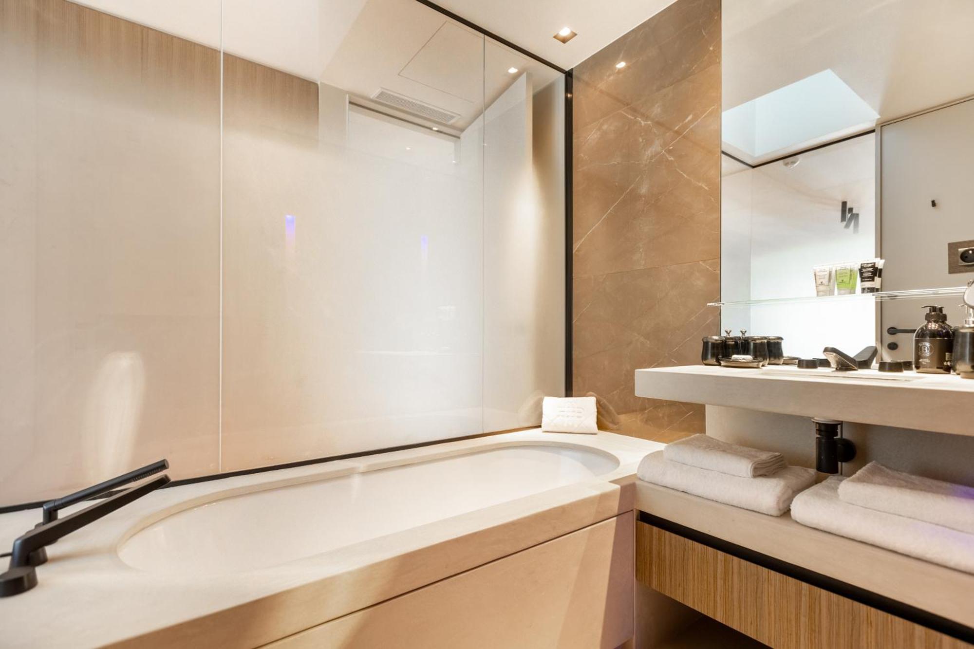 Apartment Maison Boissiere Barnes Residences