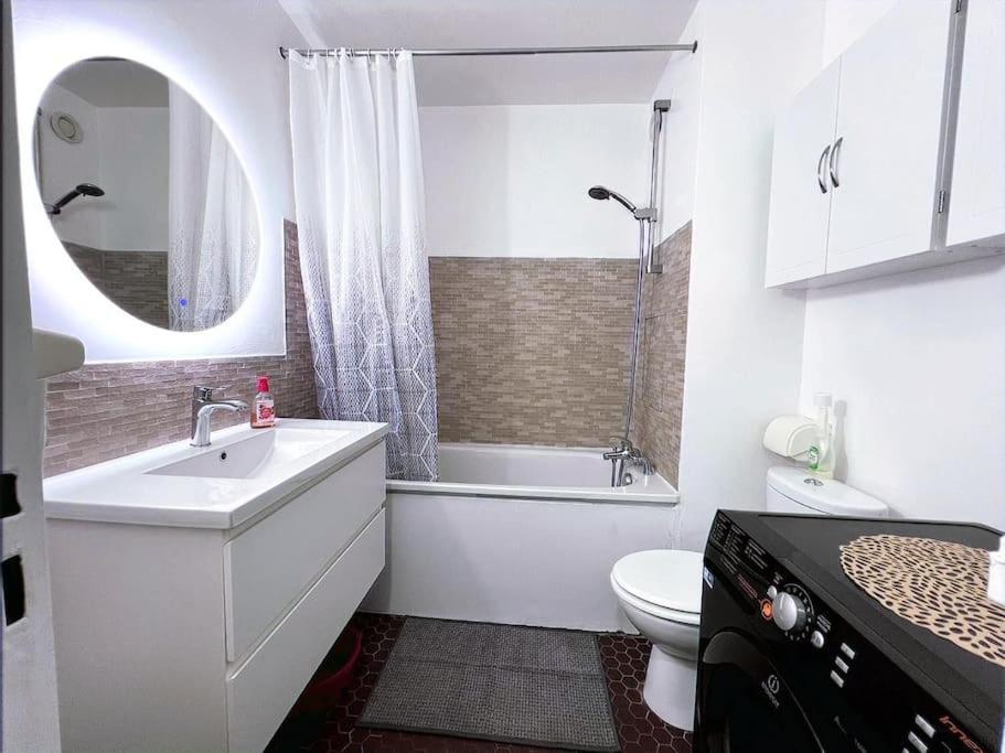Apartment 15 Confortable 5 Minute Metro Balard Paris