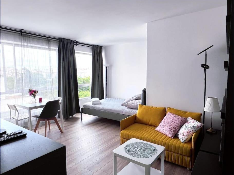 Apartment 15 Confortable 5 Minute Metro Balard Paris