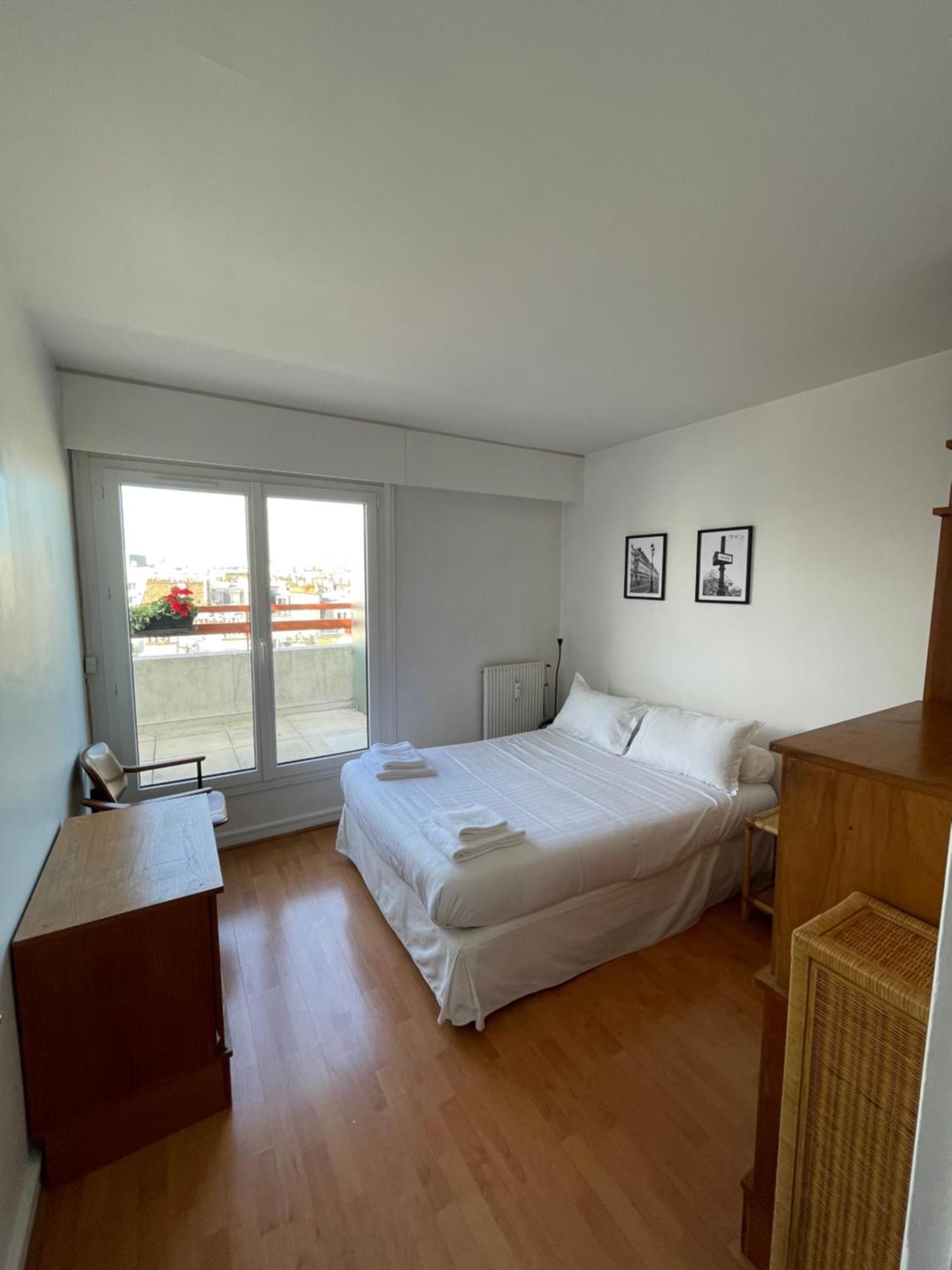 Apartment F8 - Terrace Paris's View, Eiffel Tower Area Paris