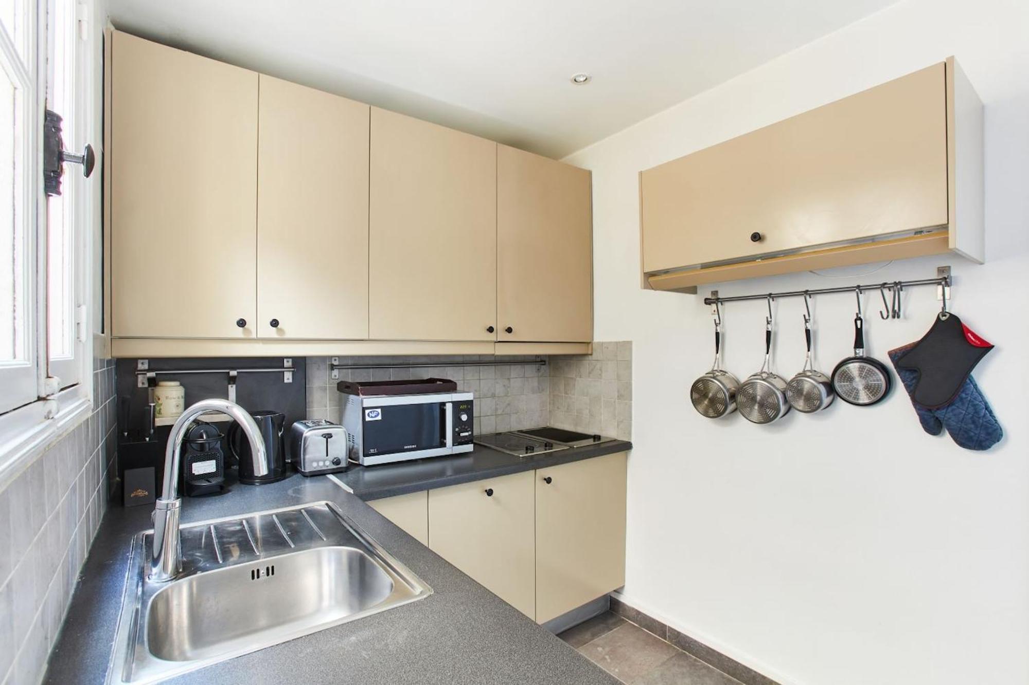 Palais Garnier & Place Vendome - 2br - Cityapartmentstay Parigi