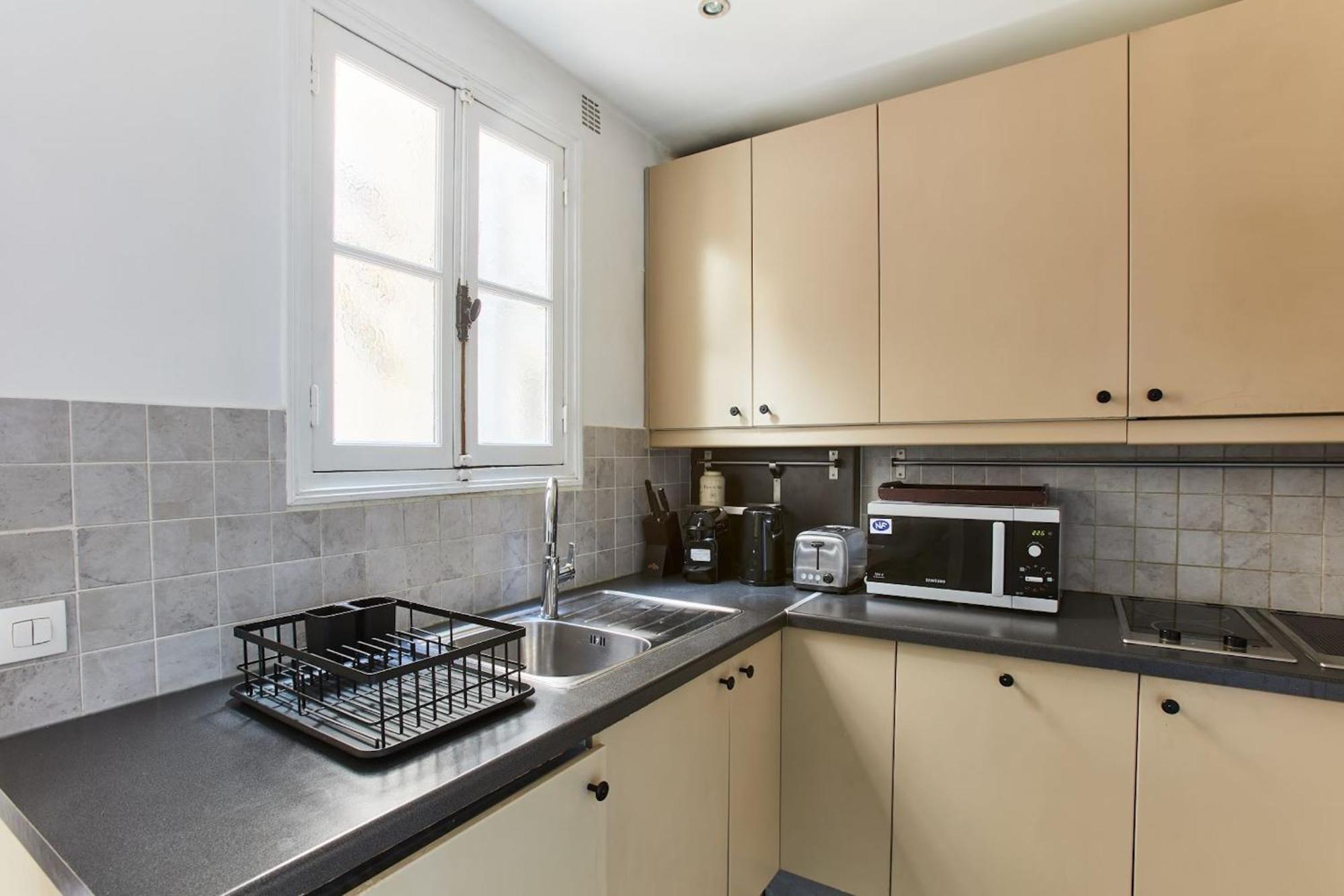 Palais Garnier & Place Vendome - 2br - Cityapartmentstay Parigi