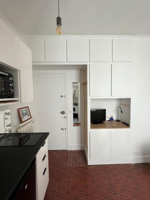 Studio Charmant Et Cosy A Montmartre Appartamento