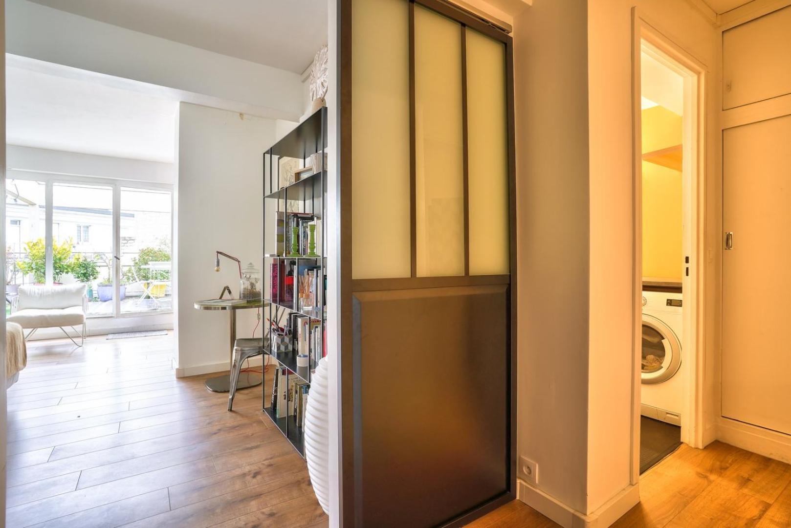 Guestready - Confortable Avec Terrasse Au 18e Appartamento Parigi
