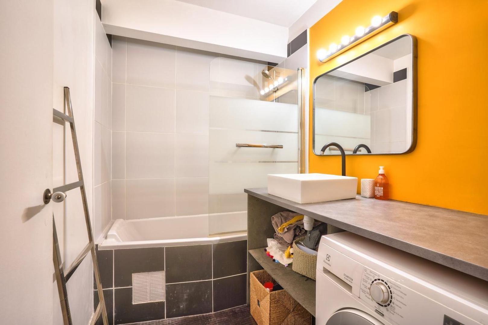 Guestready - Confortable Avec Terrasse Au 18e * Parigi