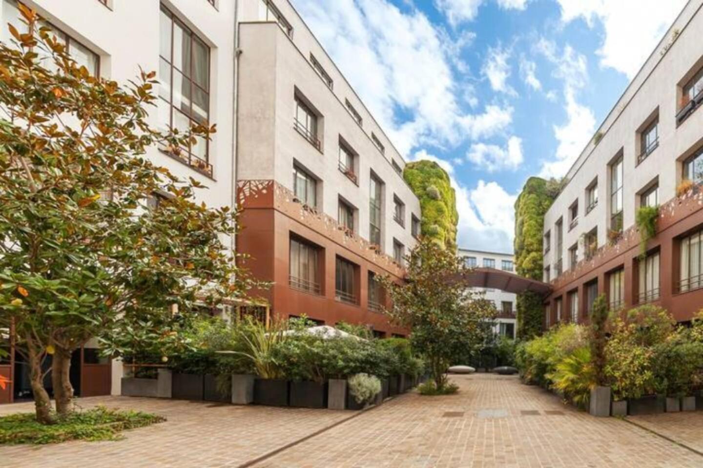 Guestready - Artist Loft With A Vertical Garden *