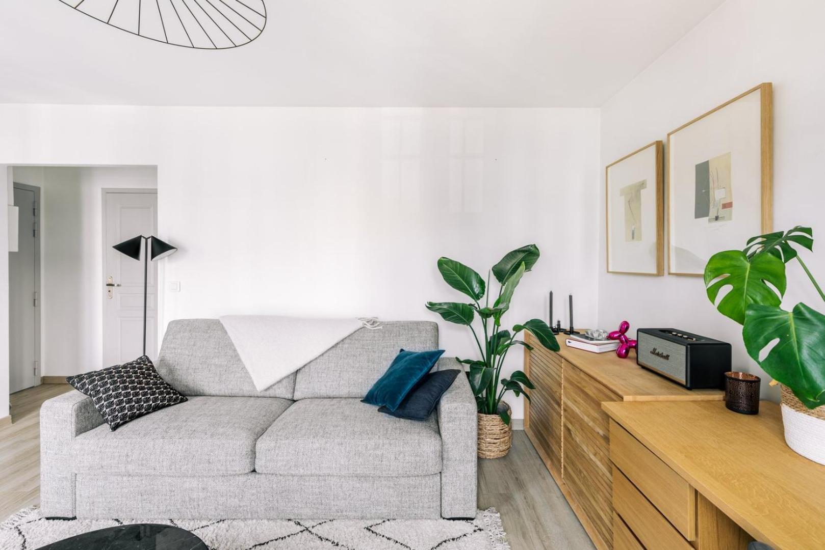Guestready - Charming On The Floor *