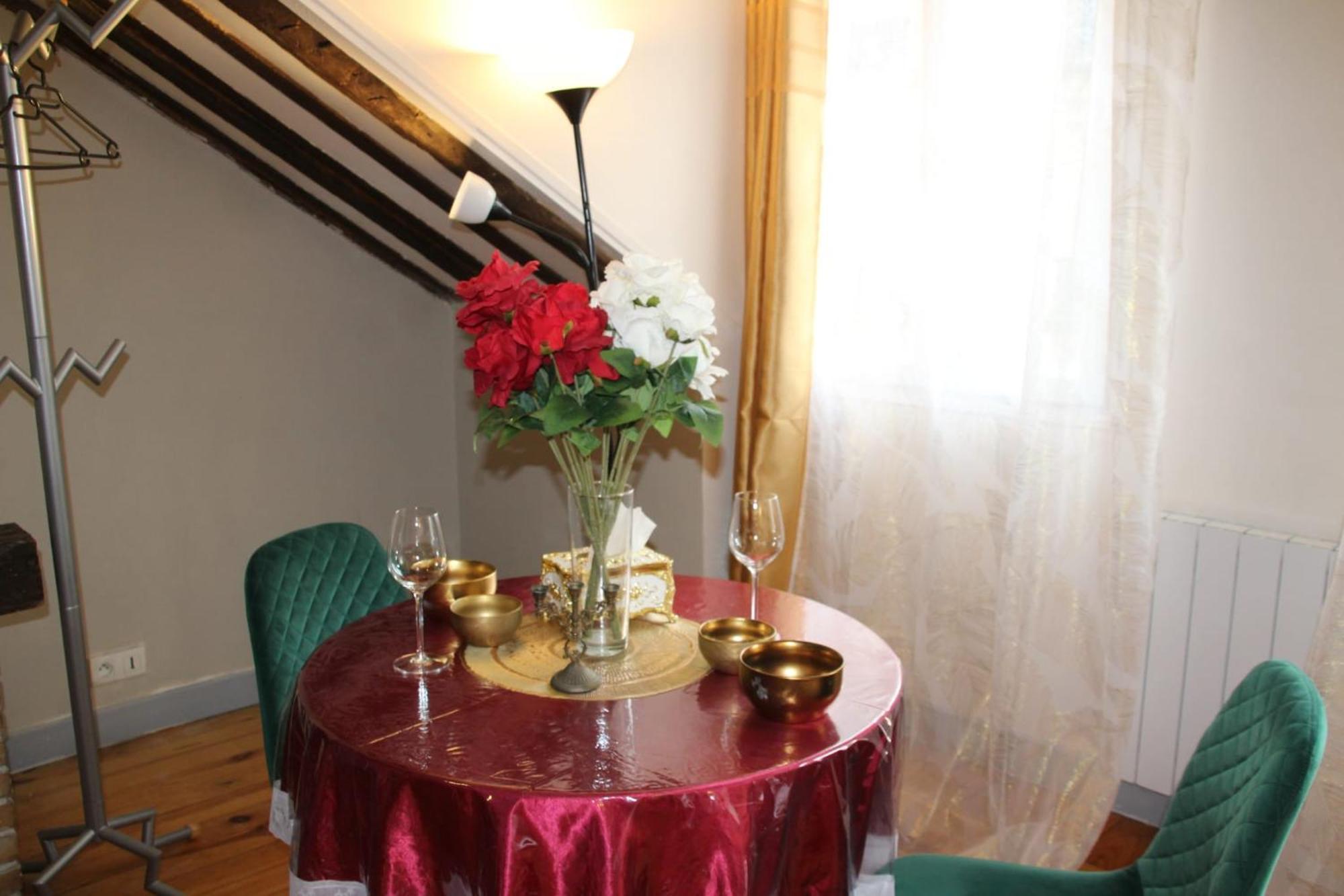 Dames De Montmartre Parigi