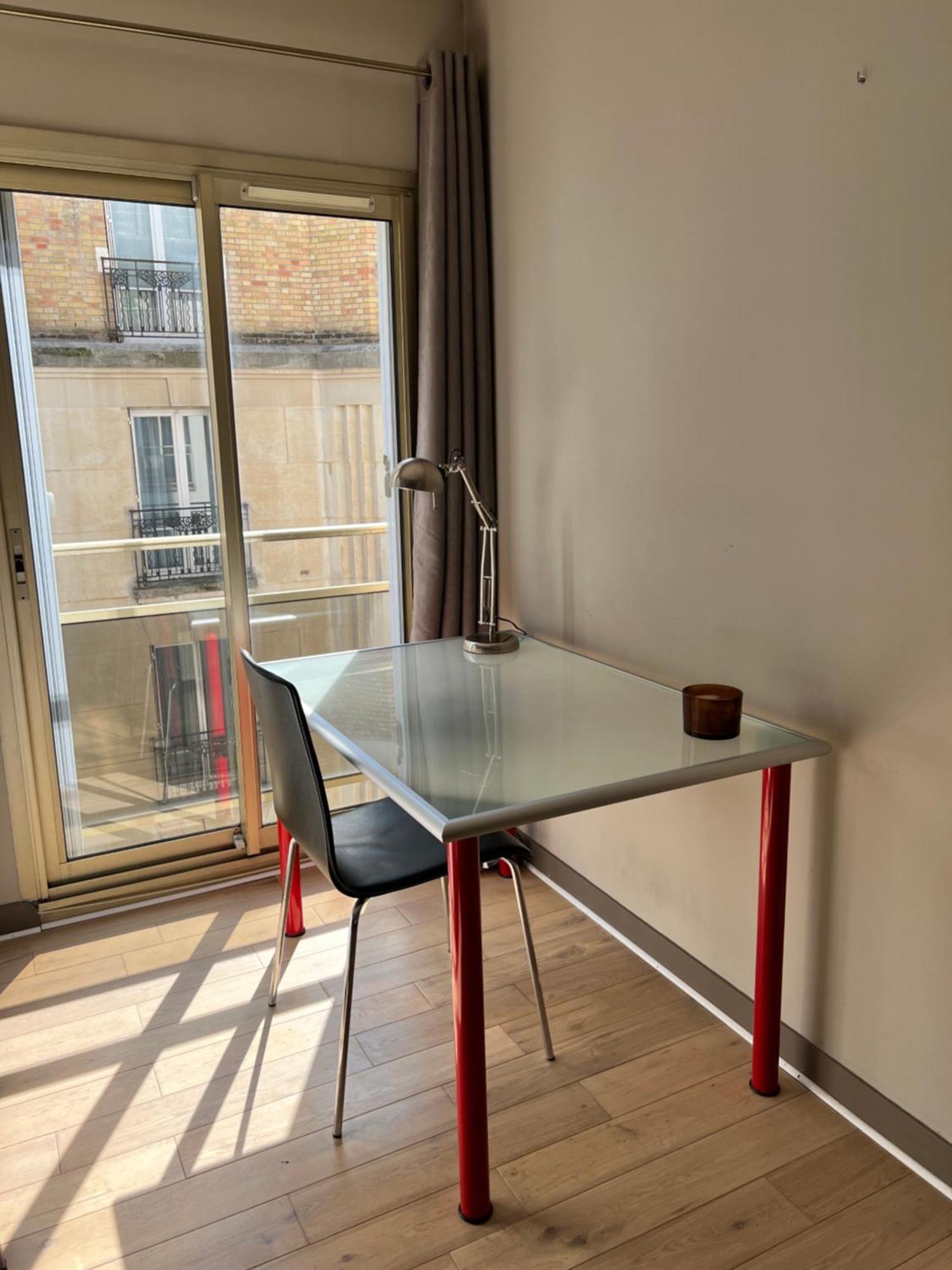 Your Parisian Hideaway - Entire Alloggio in famiglia