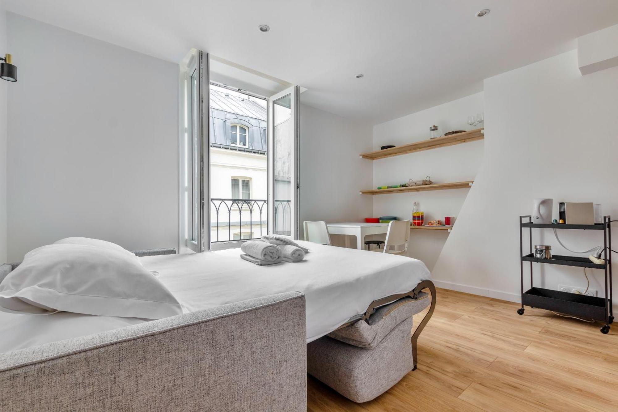 Clery-cosy Au Centre De