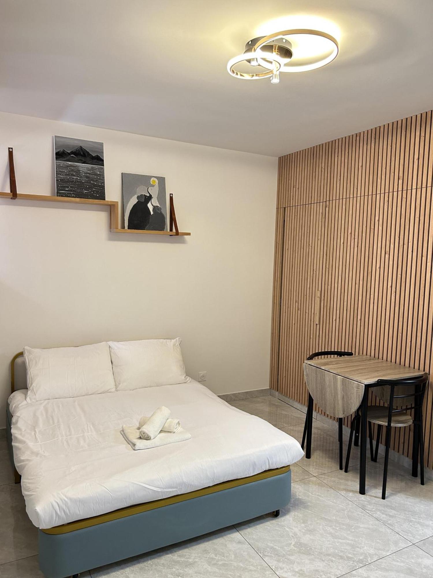 Bed & Breakfast Elegant And Comfortable Studio Jouvenet *