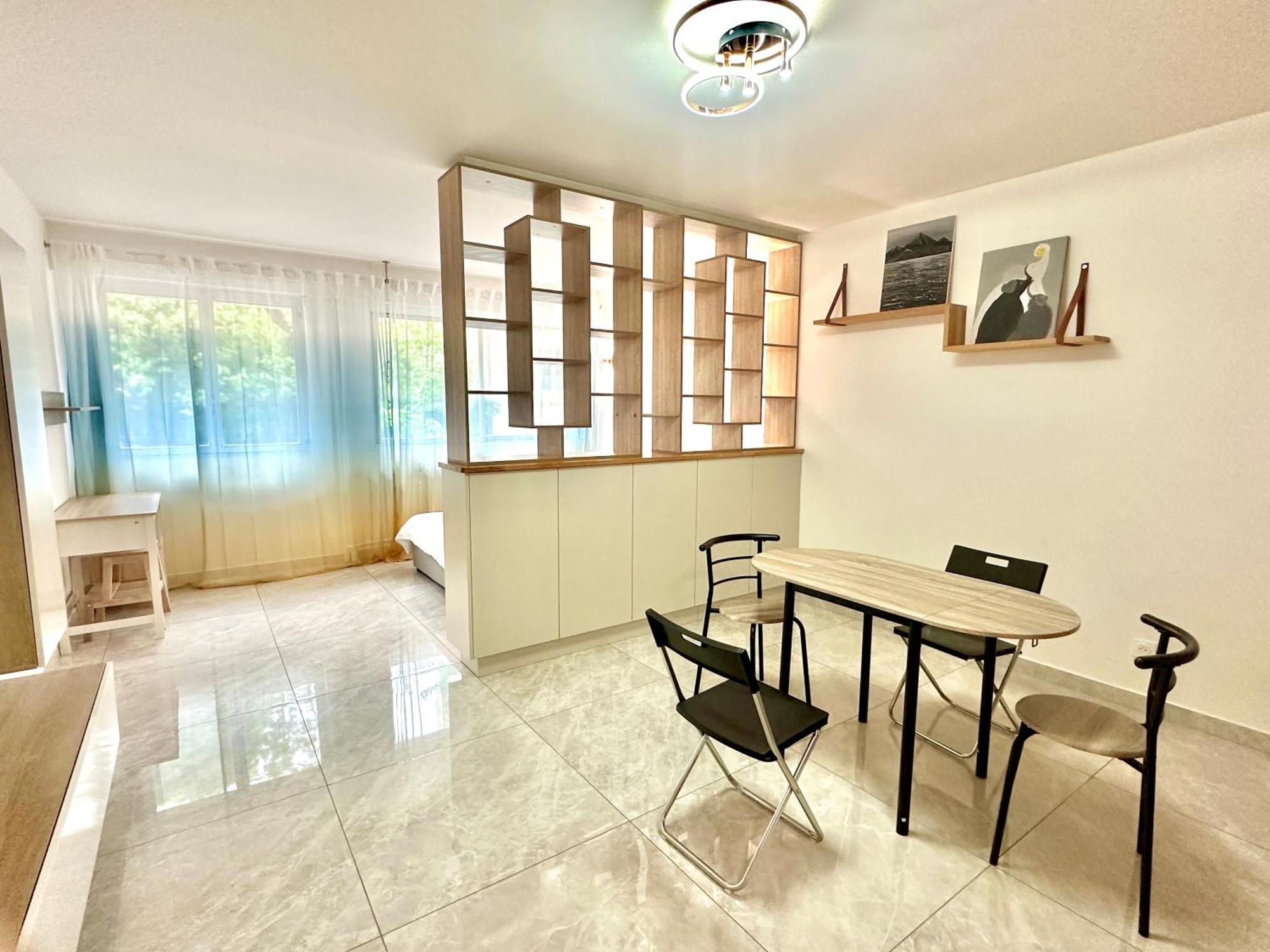 Elegant And Comfortable Studio Jouvenet Bed & Breakfast Parigi