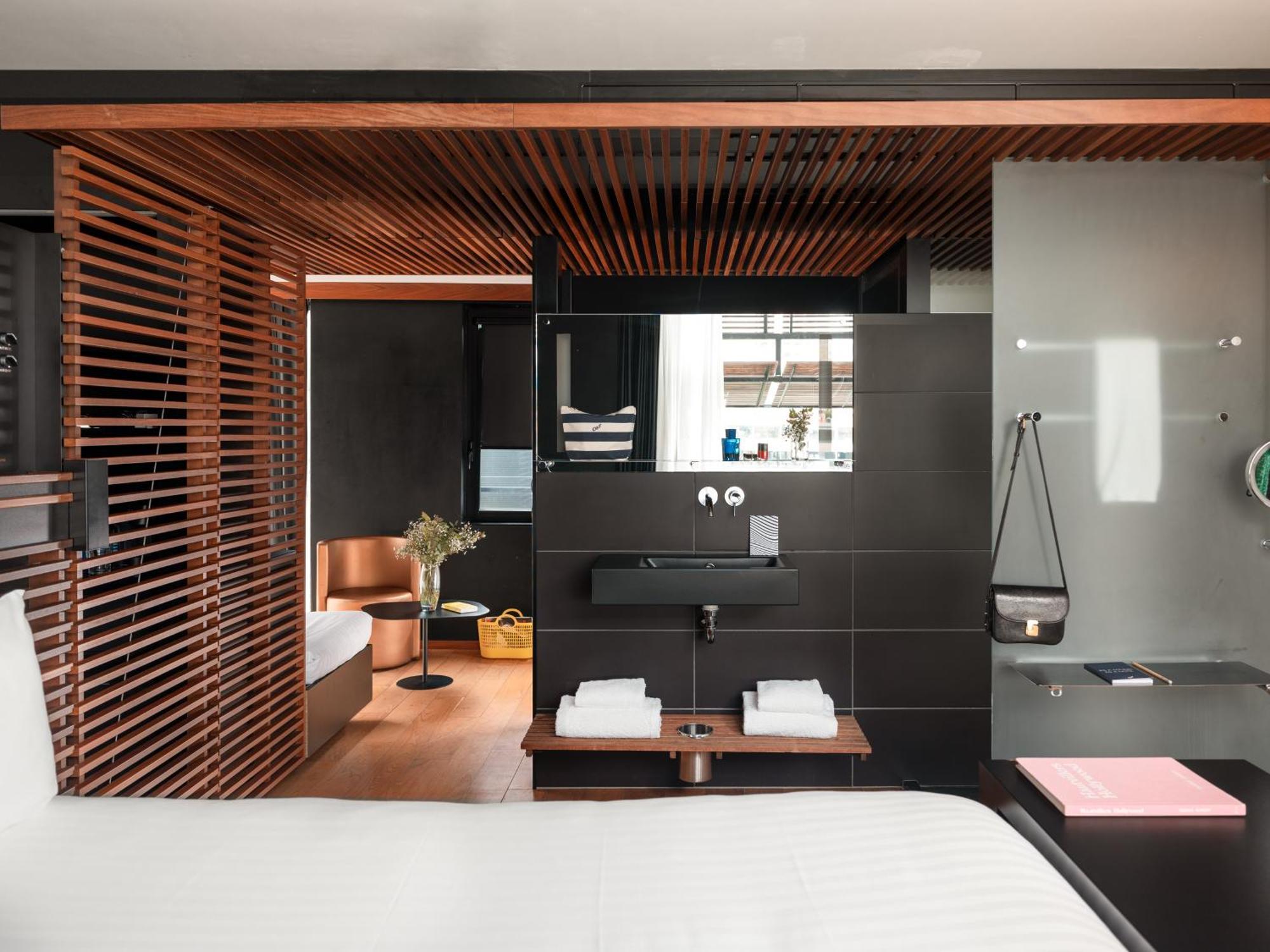 Off Seine 4* Parigi