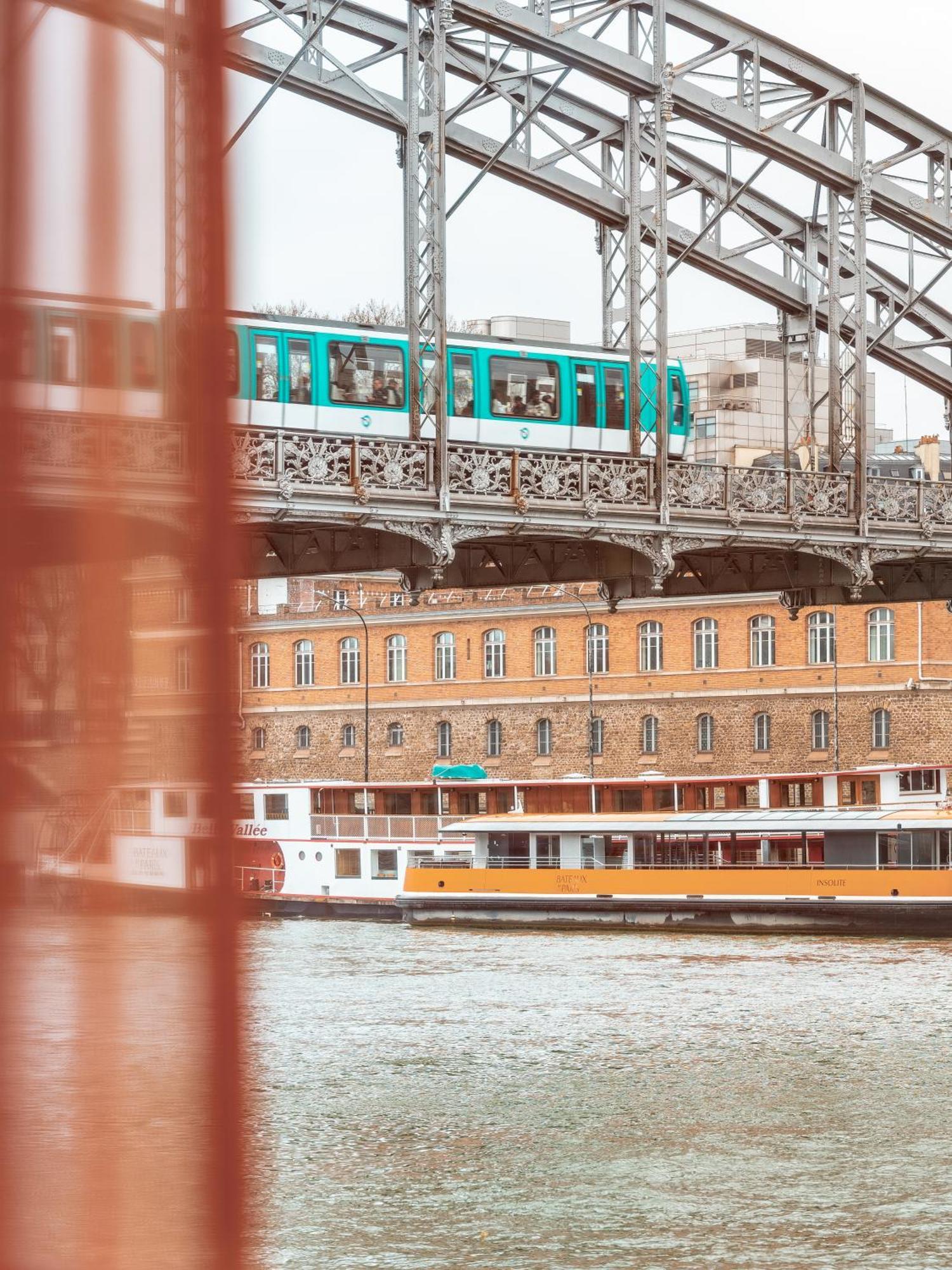 Off Seine