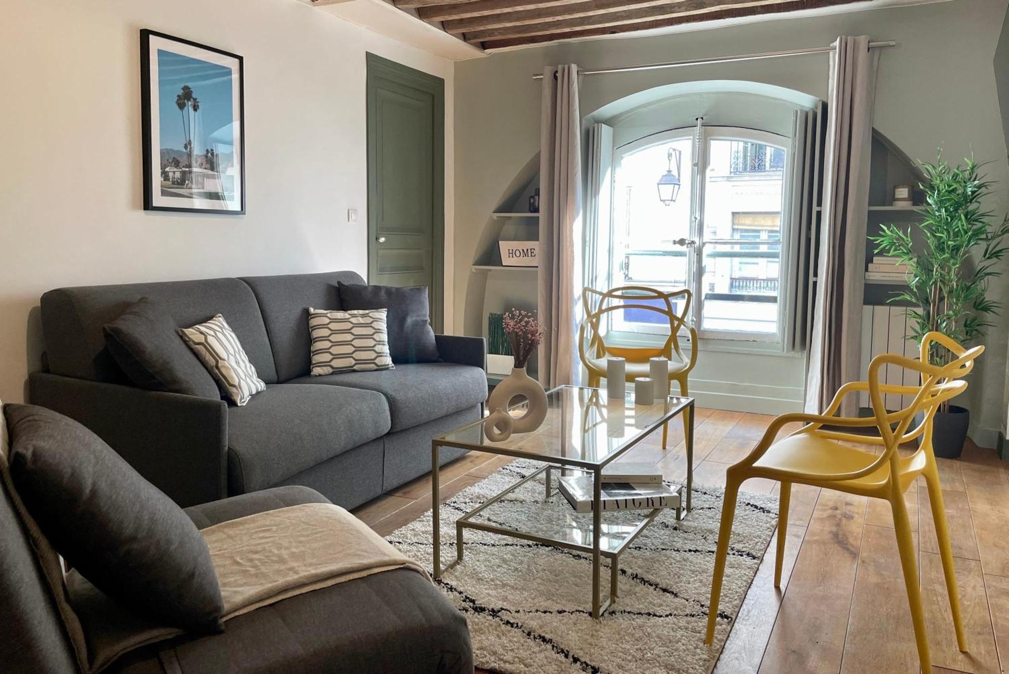 Apartment Unique Authentic In Le Marais
