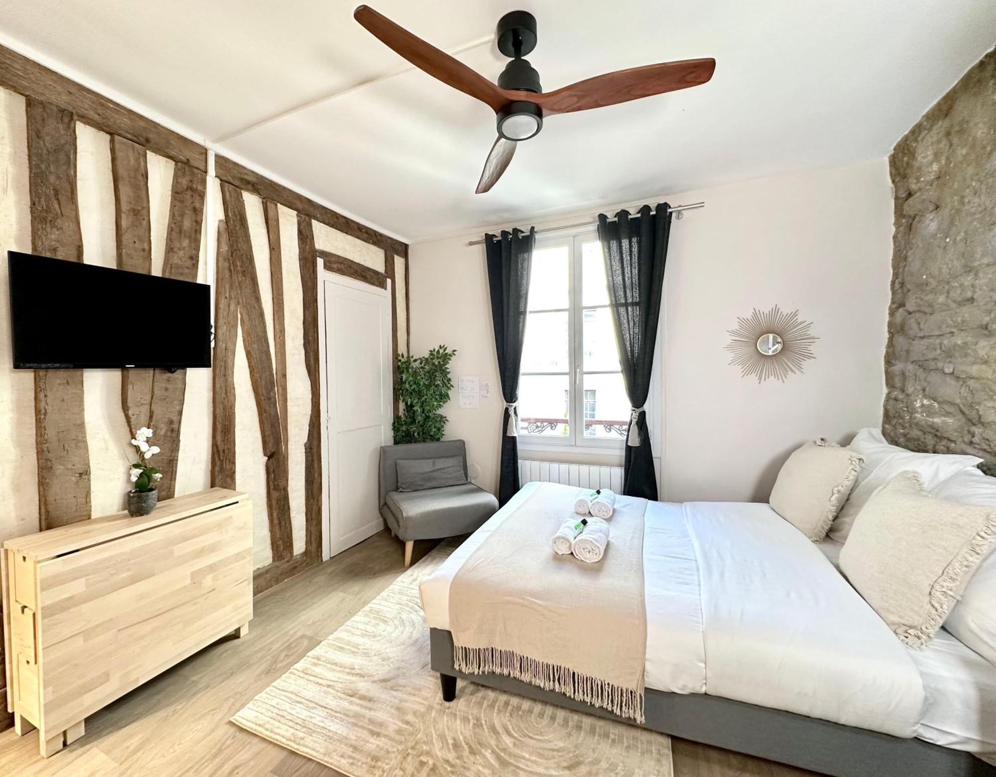 Comfortable Saint Germain Paris