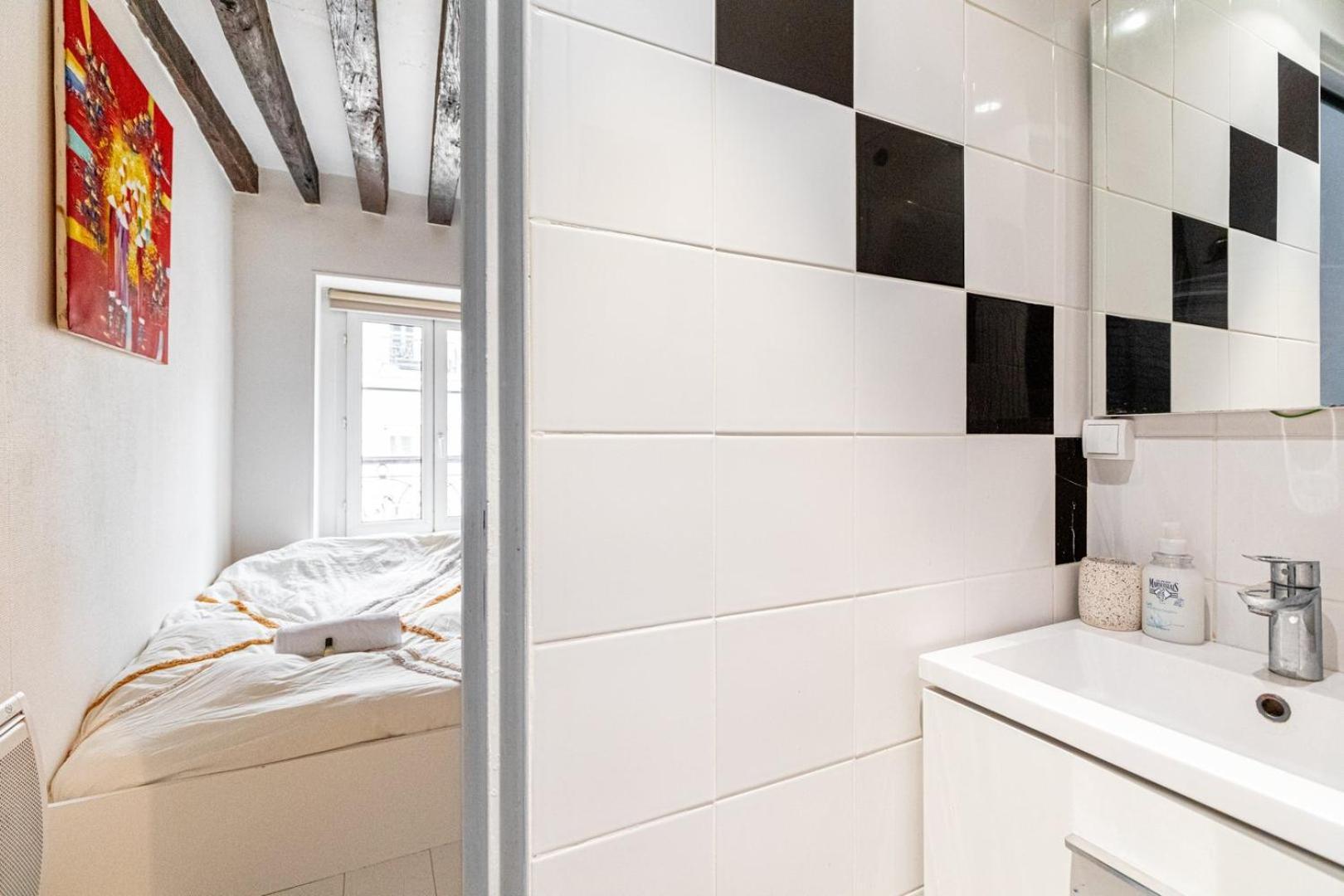Apartment Guestready - Exposed Beams Flat Near Le Marais *