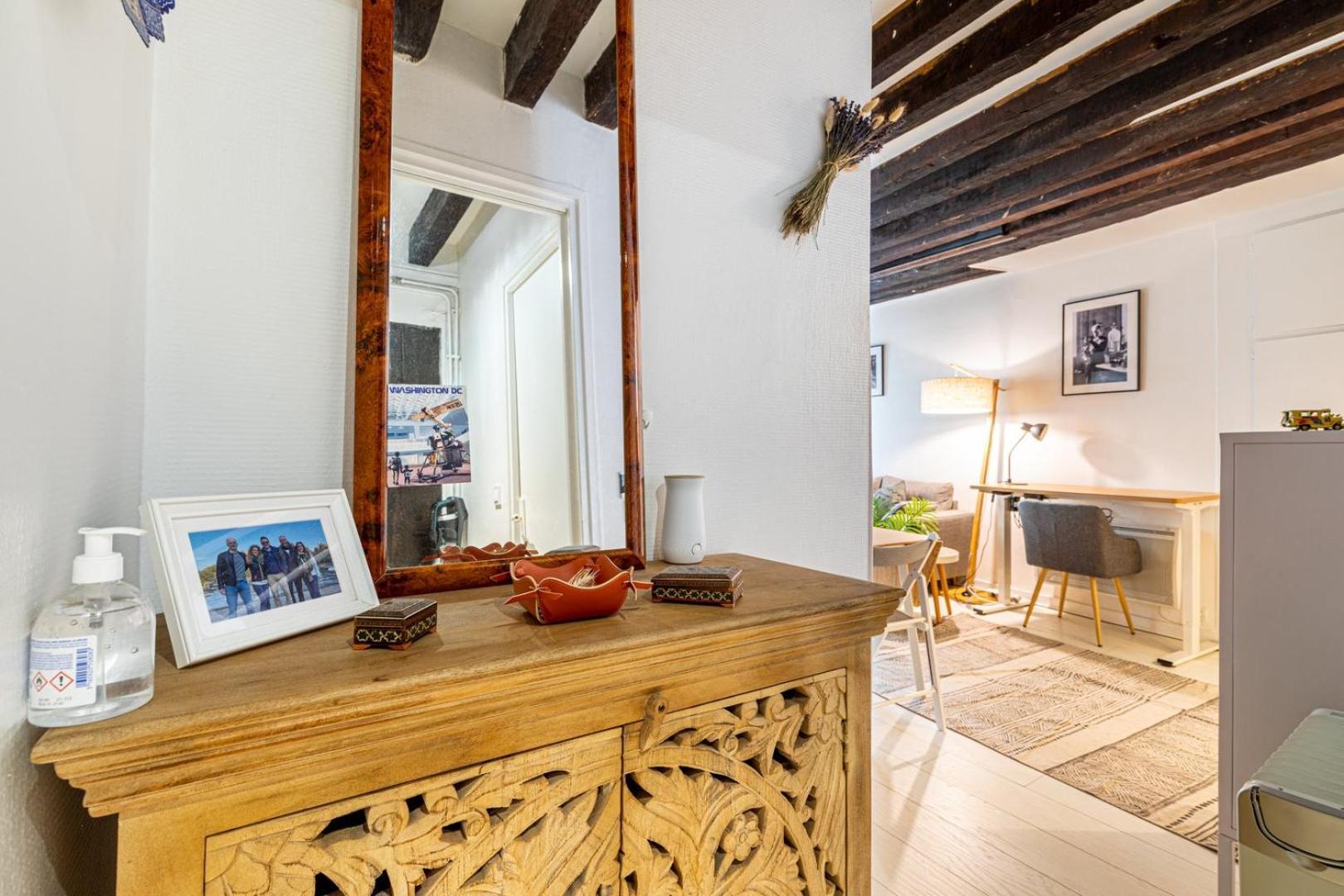 Guestready - Exposed Beams Flat Near Le Marais Apartment *