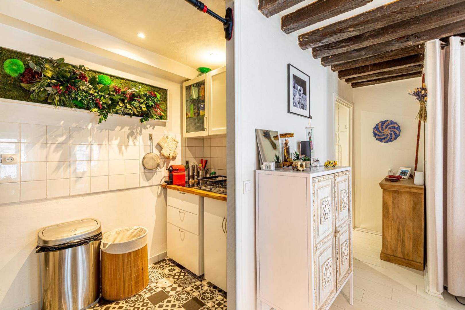 Guestready - Exposed Beams Flat Near Le Marais *