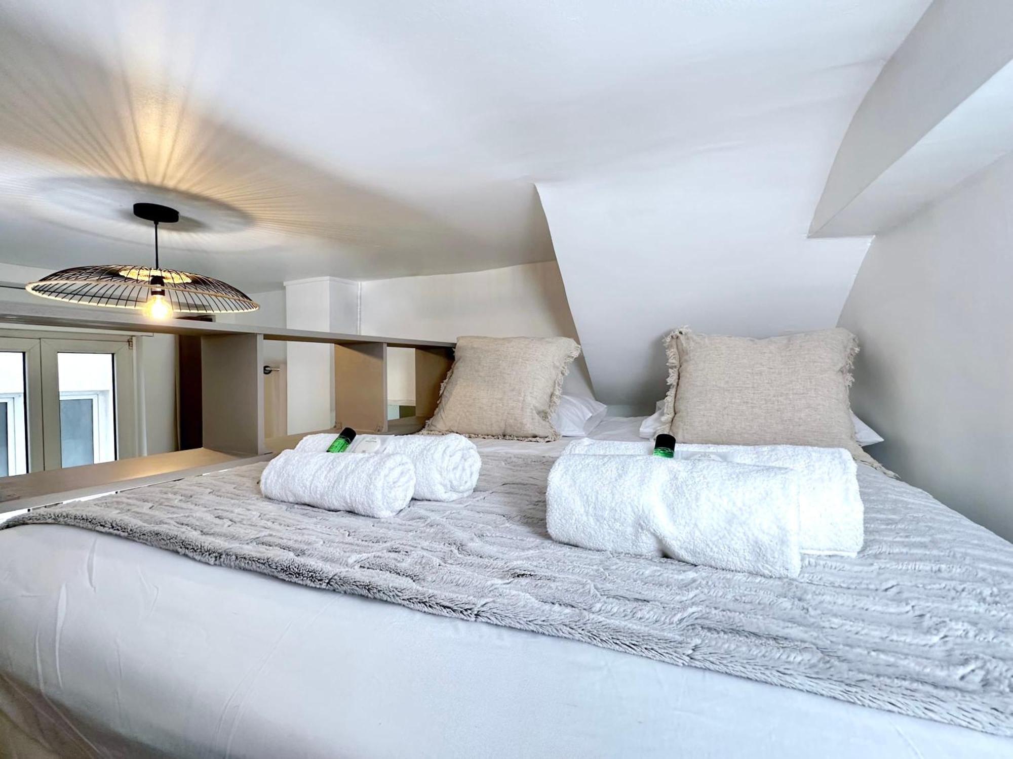 Stylish Studio Steps From Le Marais Apartment Paris