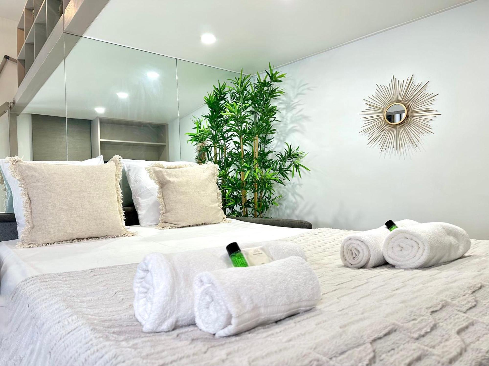 Stylish Studio Steps From Le Marais * Paris