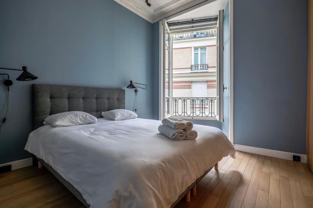 Goodguest- Luxe Stade Tour Eiffel 2bdr * Parigi