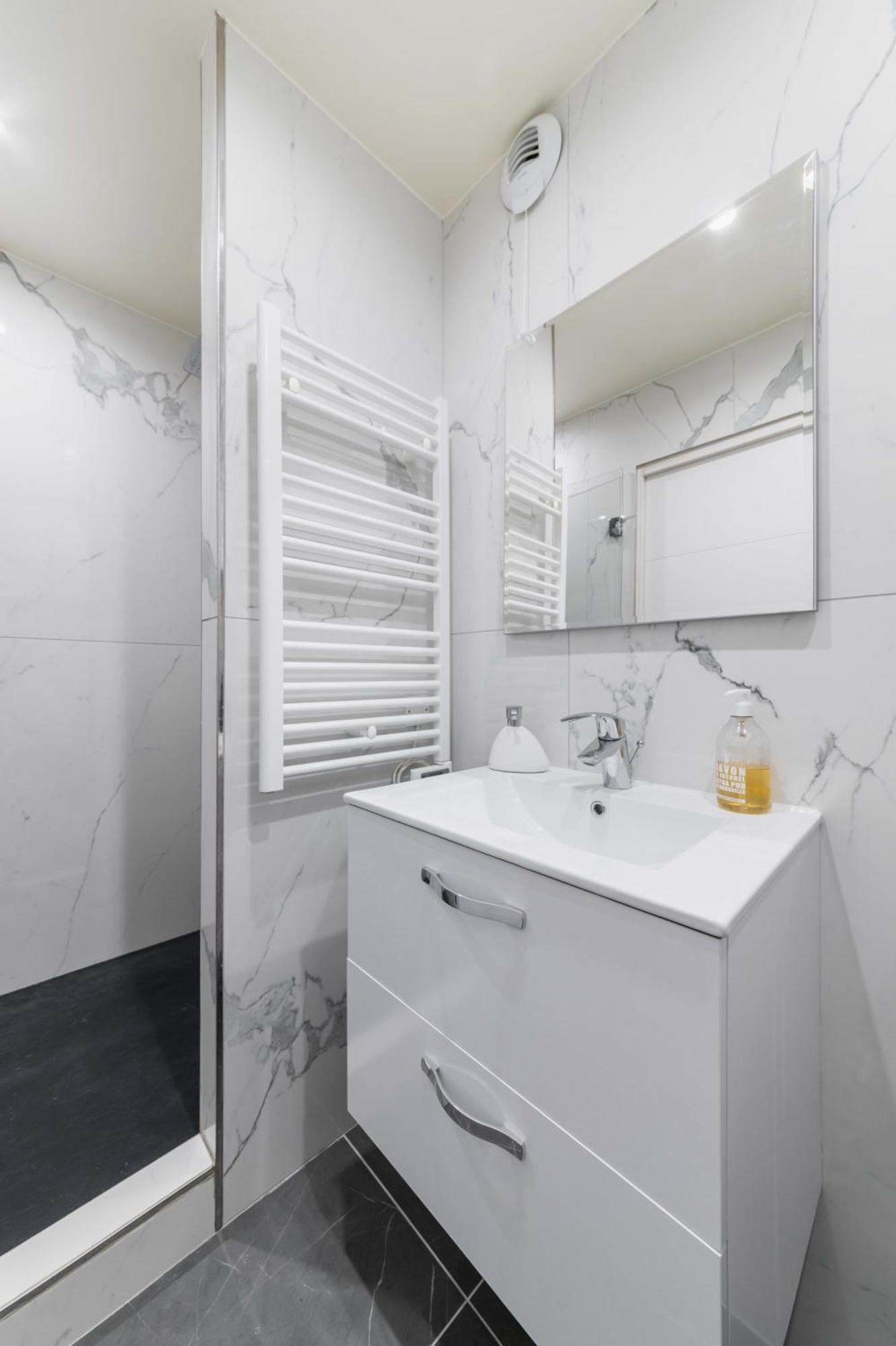 Appartamento Studio Refait A Neuf Metro Pereire 17 - 2p