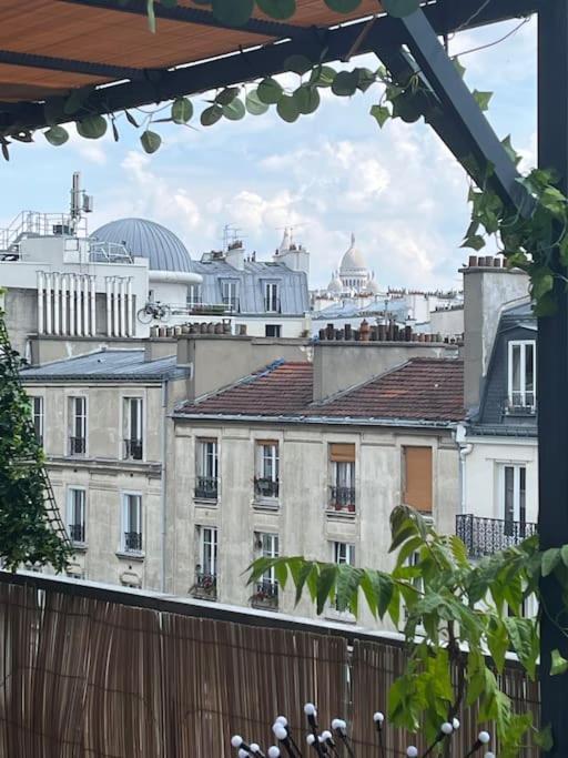 With Terrace And View Of Sacre Coeur * Parigi