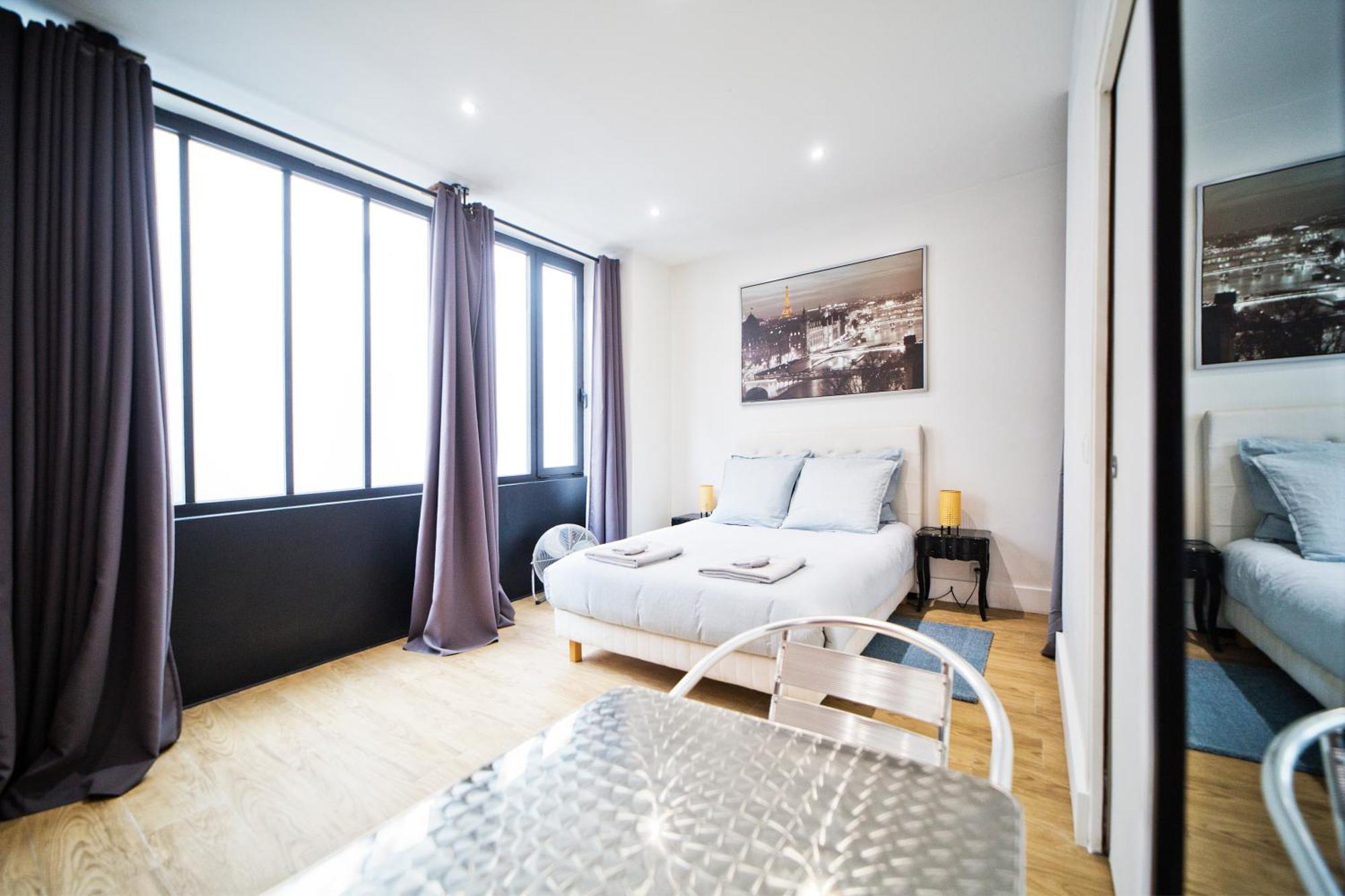 Apartment Loft Style Paris