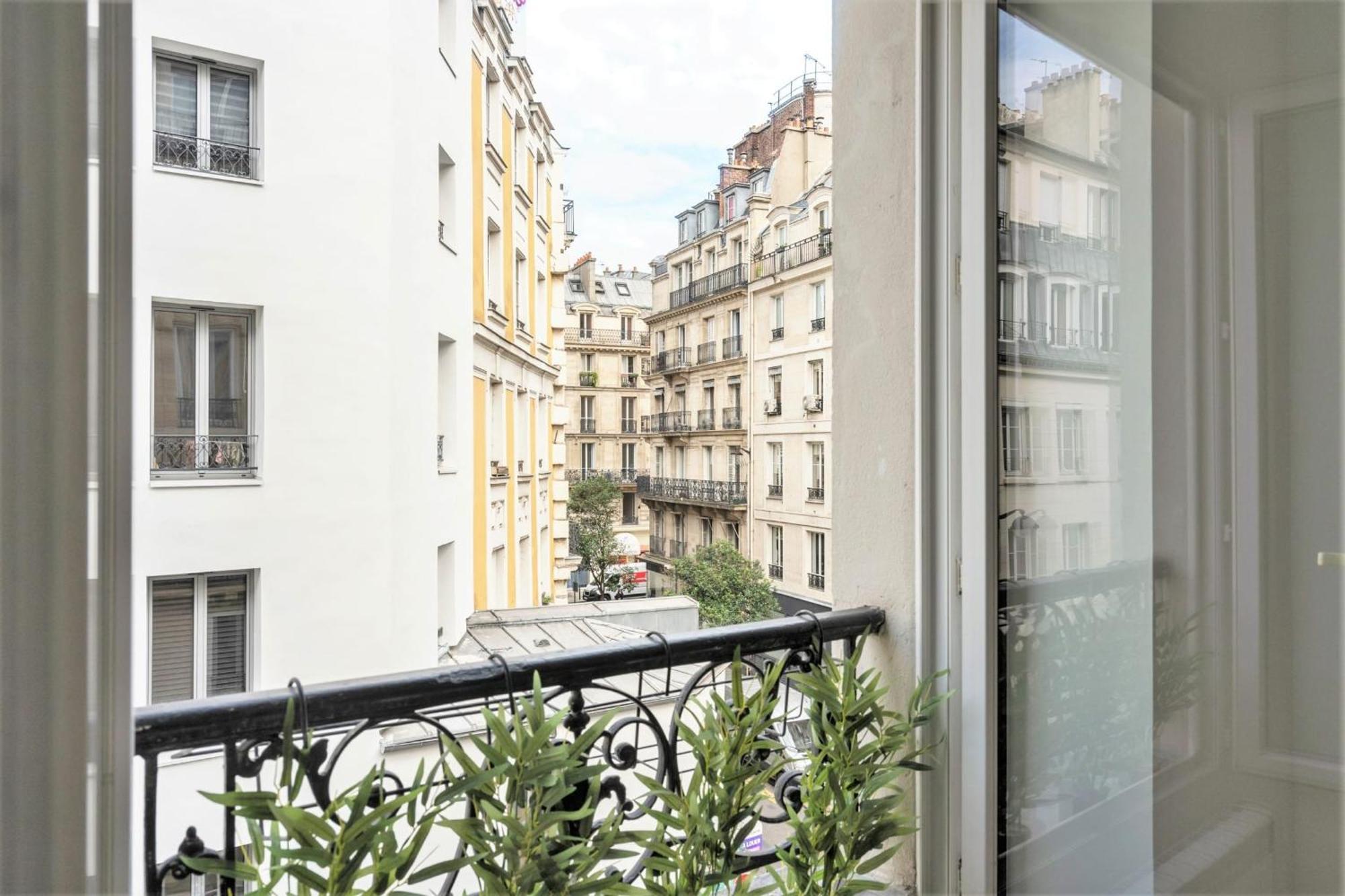 Bright Studio Near The Marais Parigi