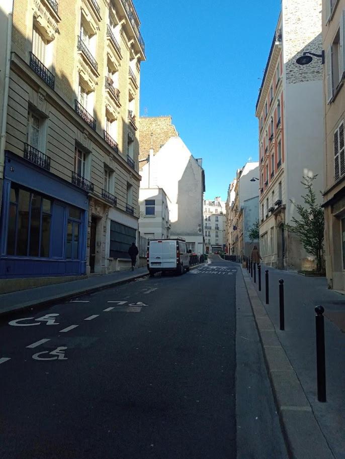 Petite Maison: Charming Self-clean In Prime Location Apartment *