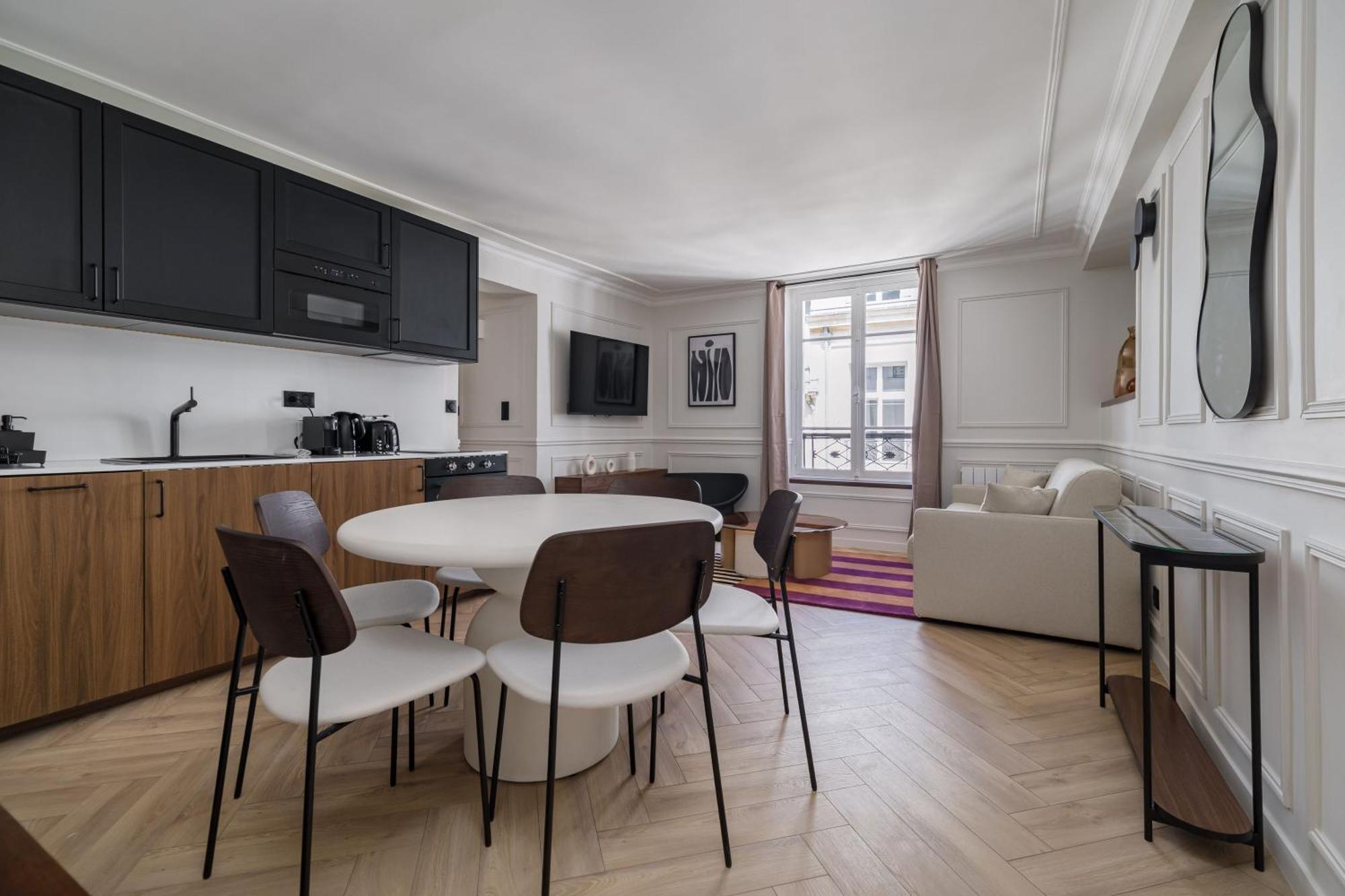 Poetic - Louvre Apartment Paris