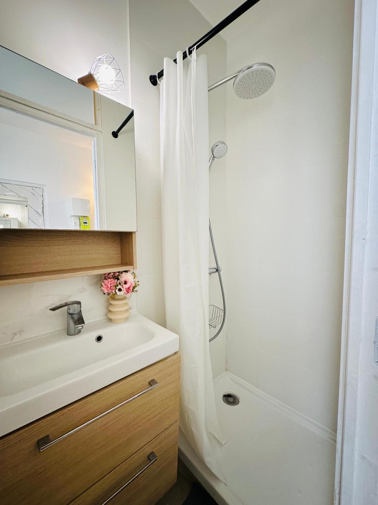 Appartamento Dream Dwell - Flat 800m To Champs De Mars Parigi