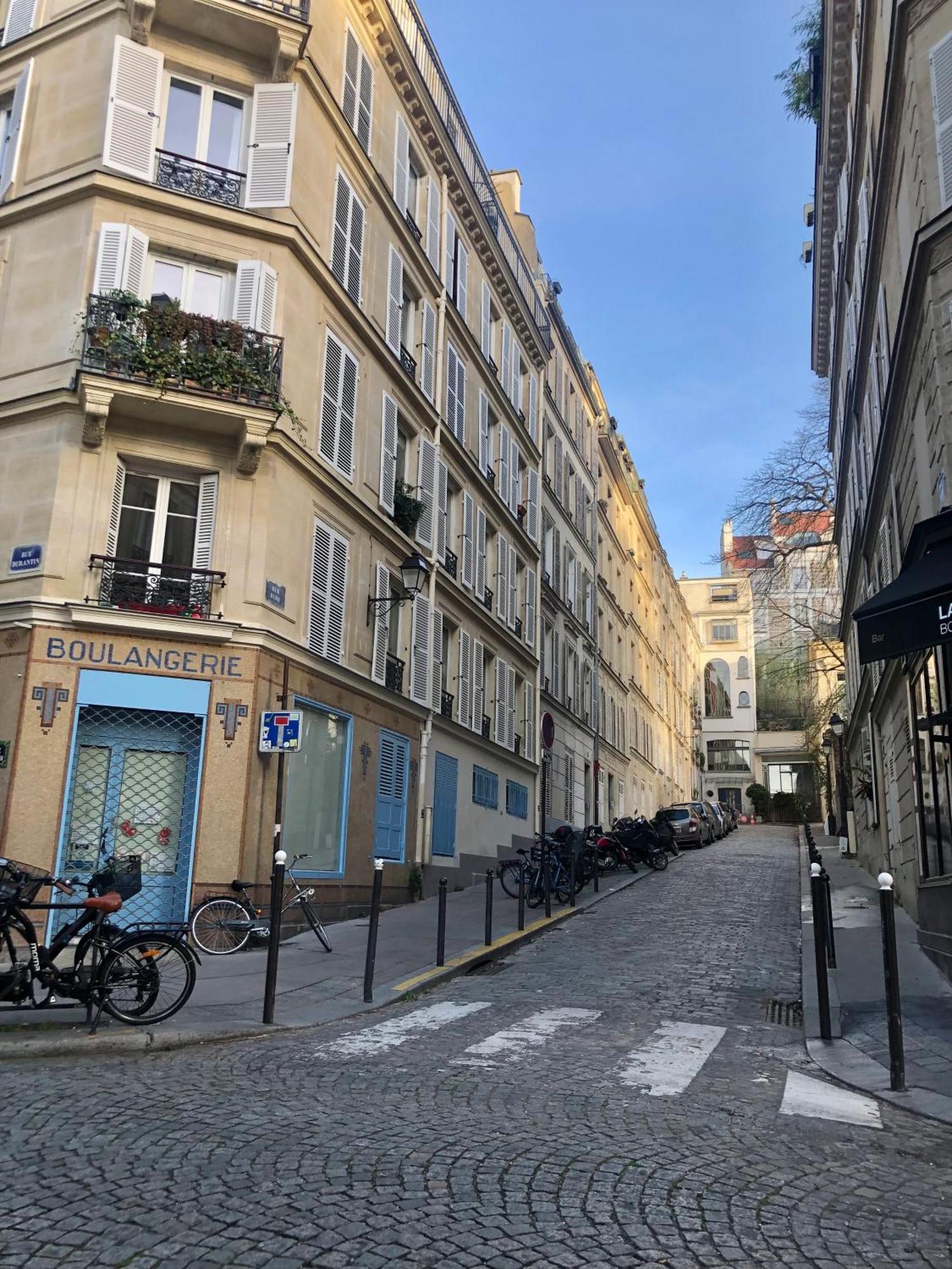 Cozy Nest In Montmartre Parigi