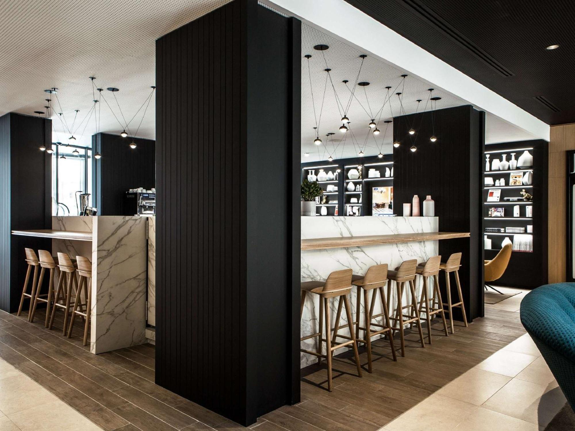 Mercure 17 Batignolles Hotel