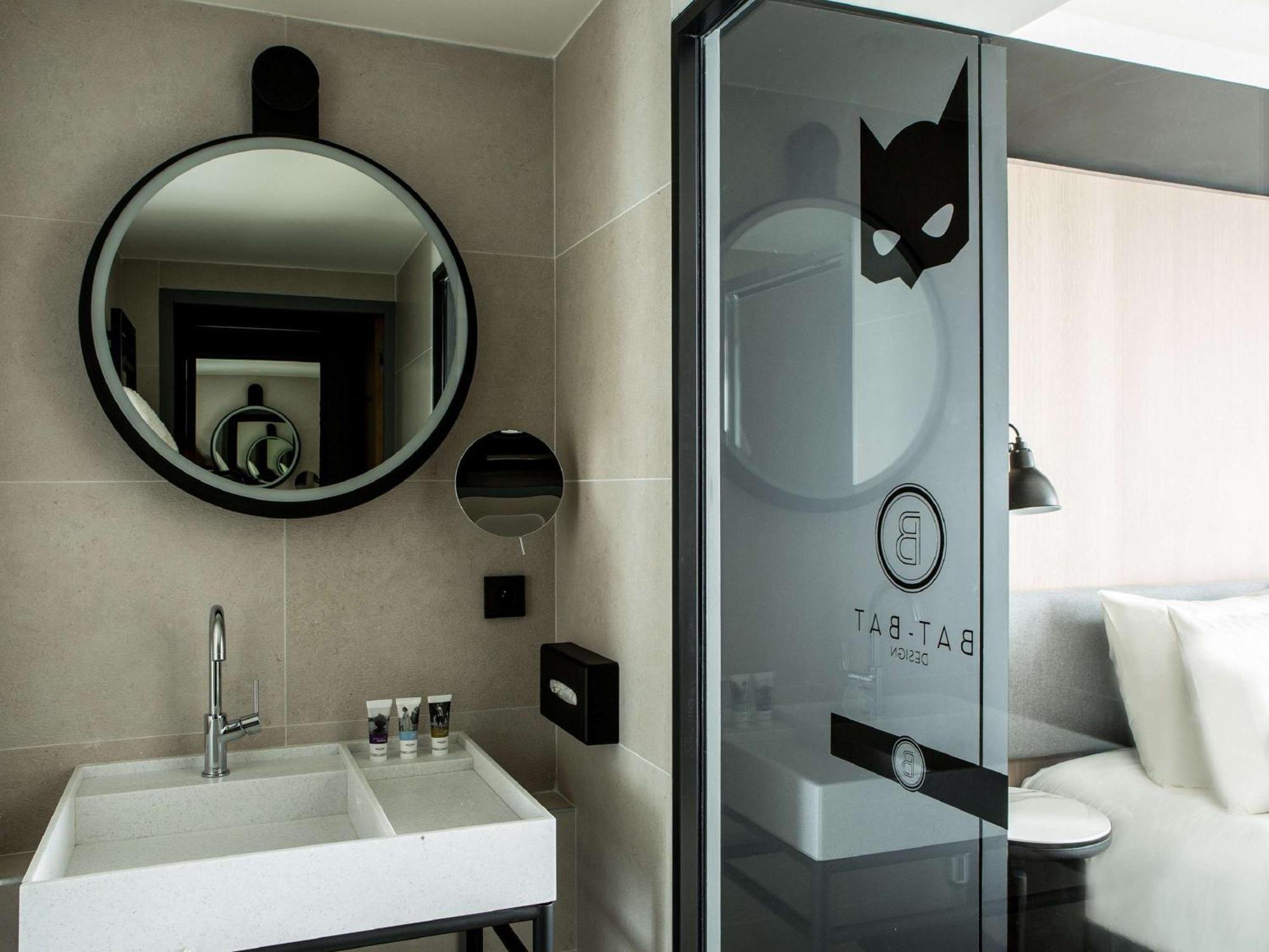 Hotel Mercure 17 Batignolles 4*