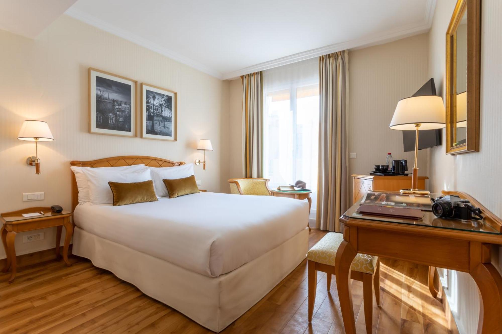 Etats Unis Opera Hotel Parigi