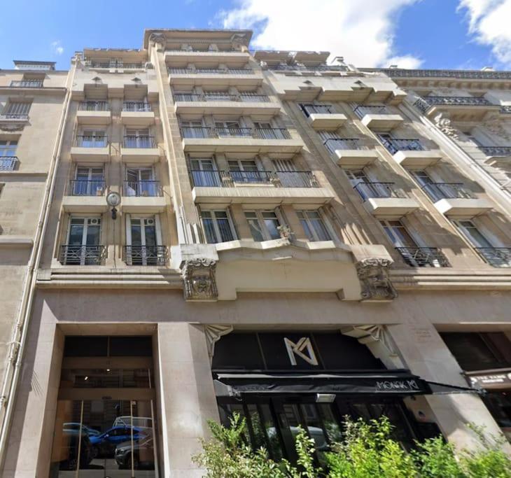 Anthony's Paris