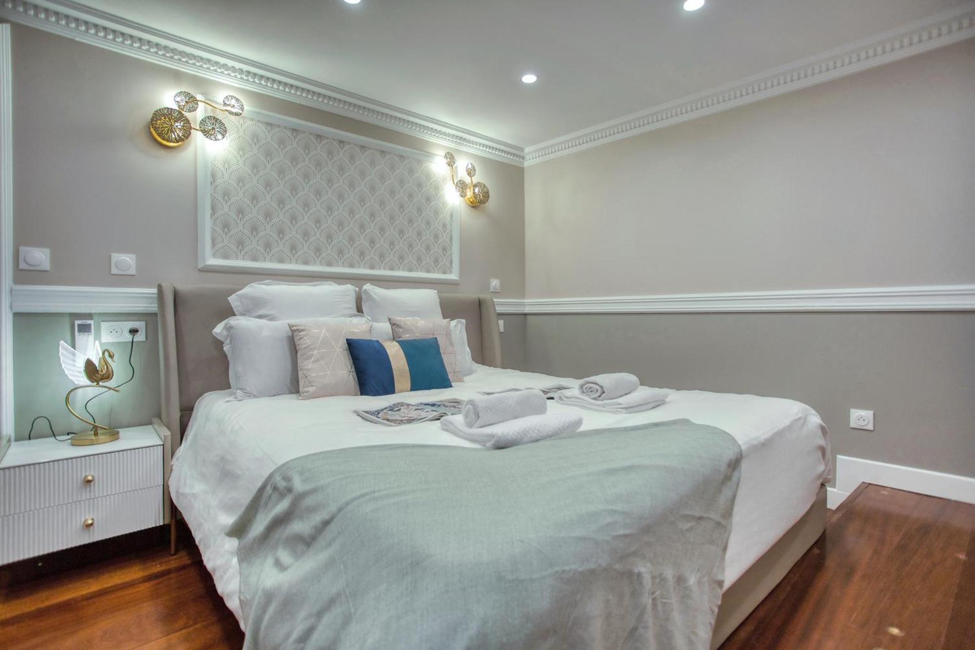 Appartamento Elegant Triplex In - Ideal For 10 - Aircon *