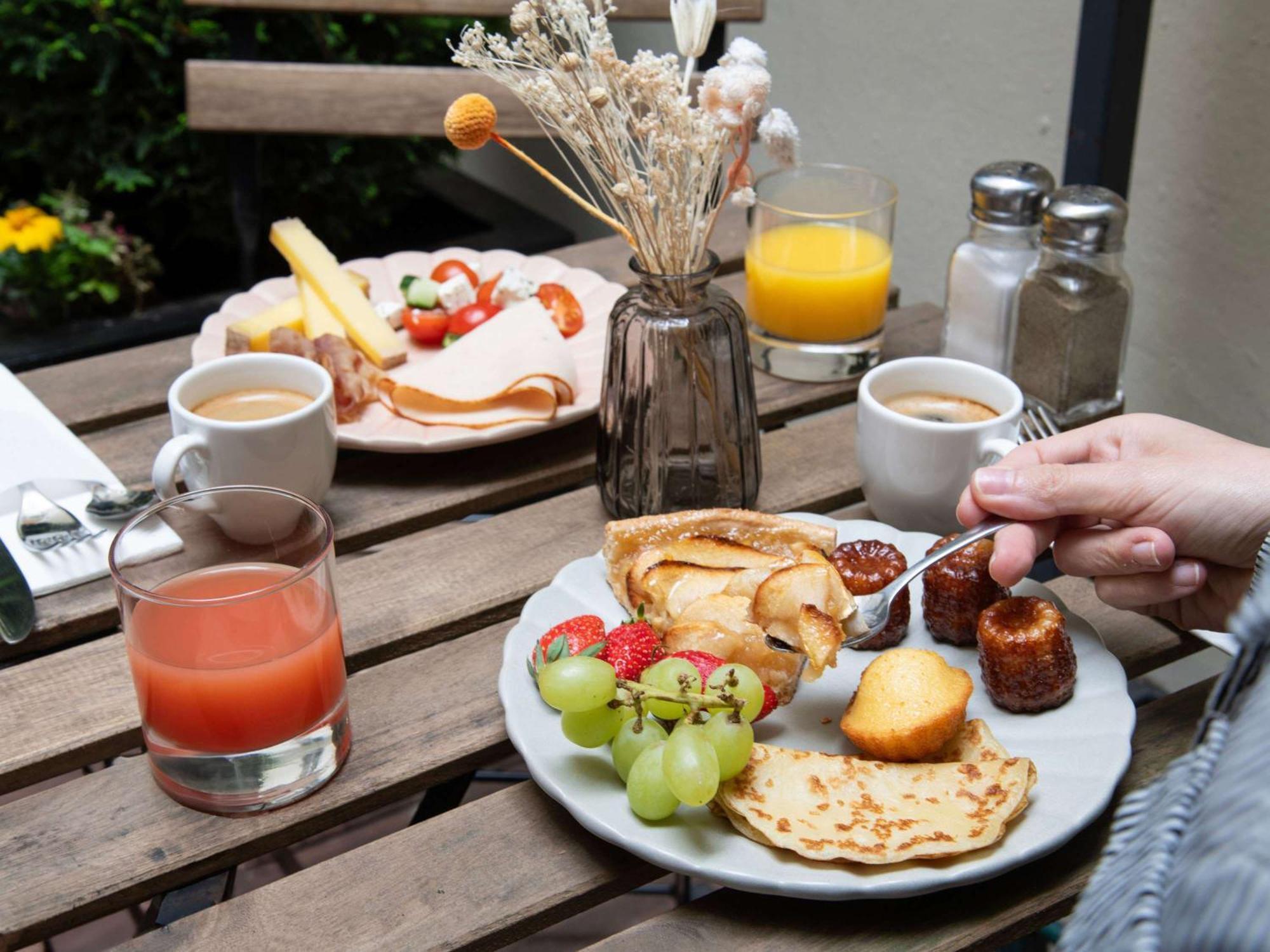 Mercure Montparnasse Raspail 4*