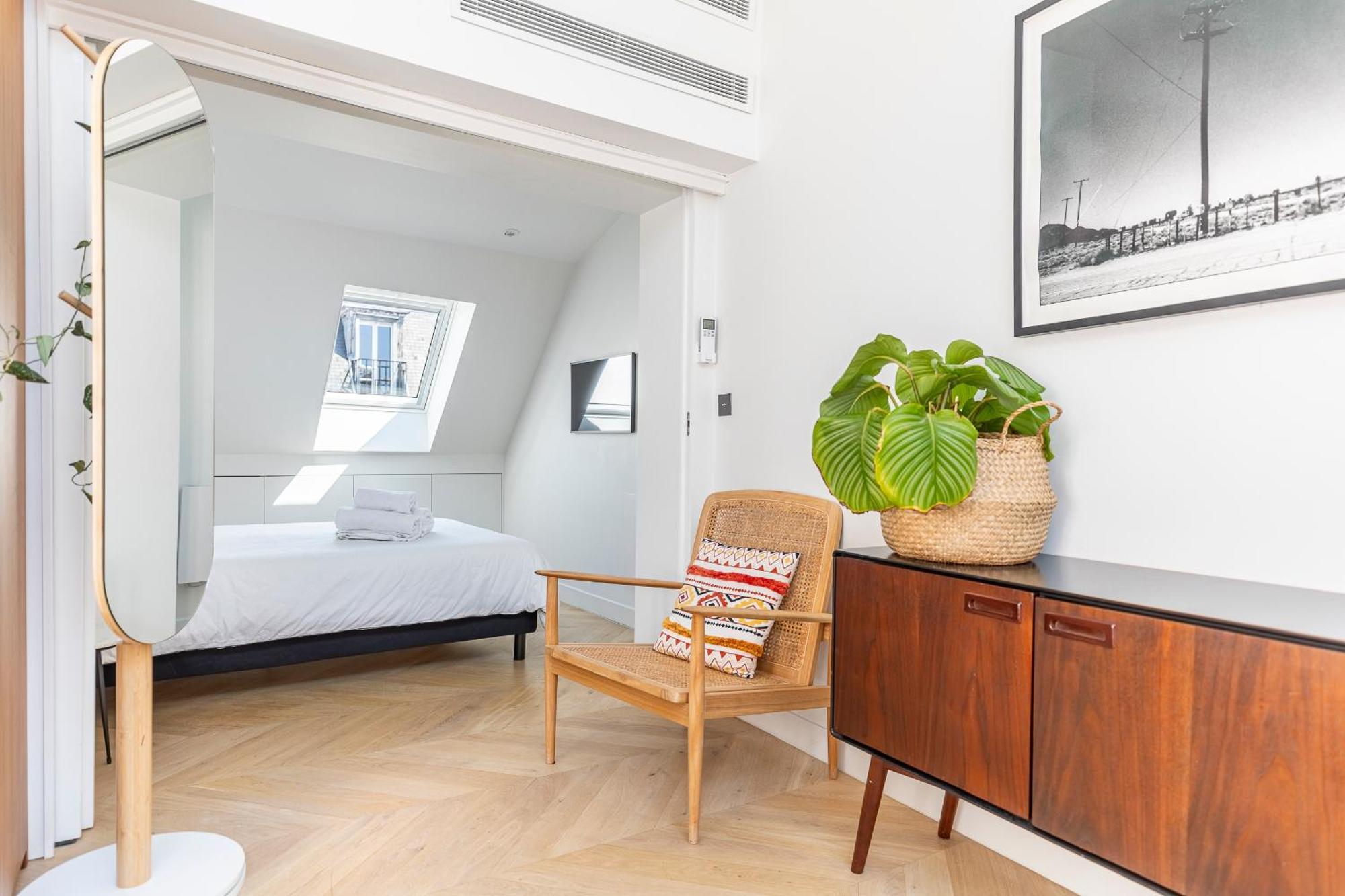 Appartamento Luxury Flat With Ac La-verrère-du-paradis Parigi