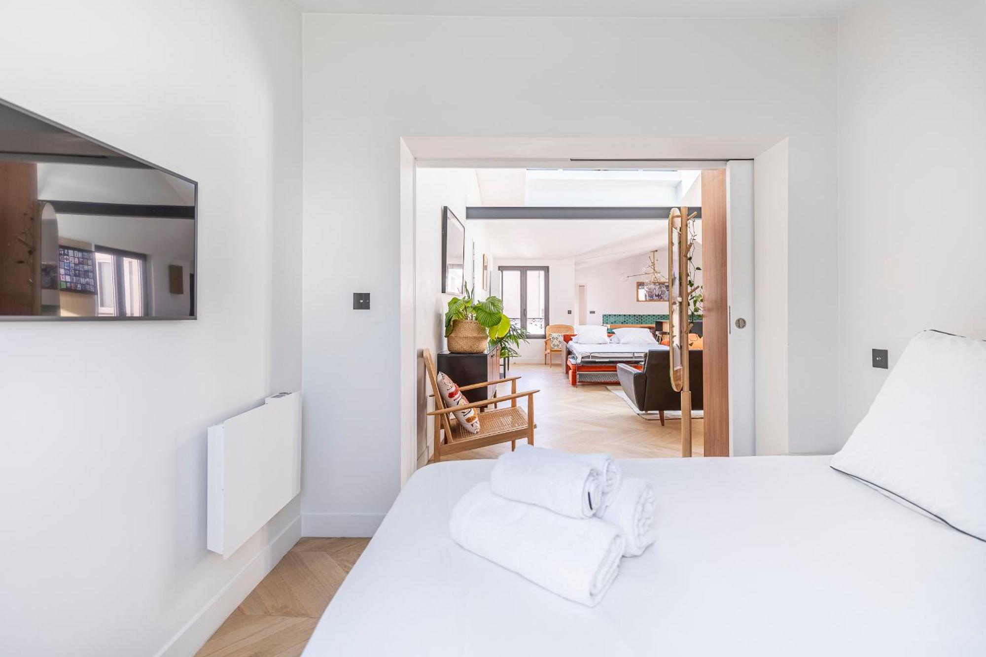 Appartamento Luxury Flat With Ac La-verrère-du-paradis Parigi