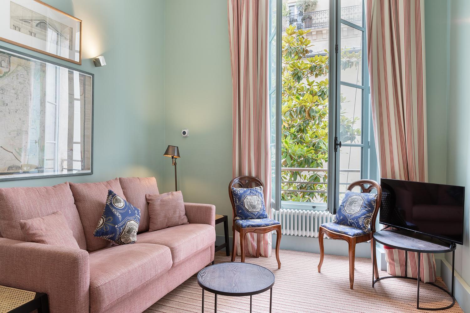 Pick A Flat's In Saint-germain Des Pres - Rue Paul Louis Courier Paris