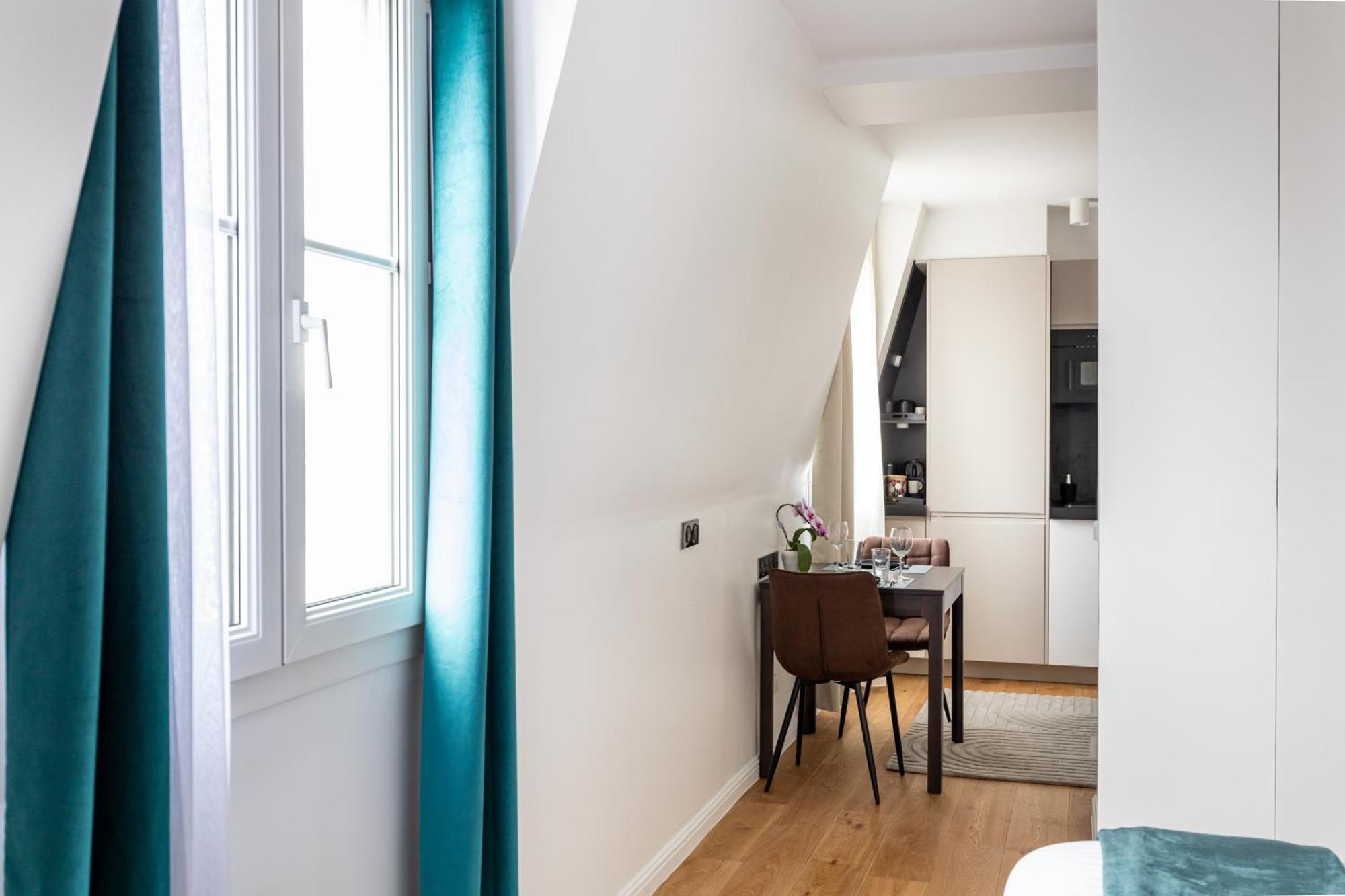 Luxurious Flat In The Center Parigi