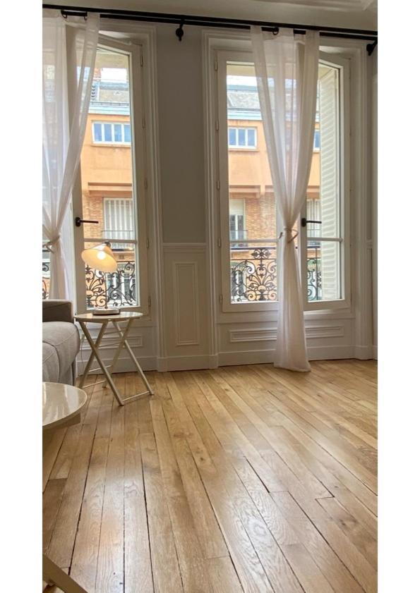 Sunny Bastille-roquette Parigi