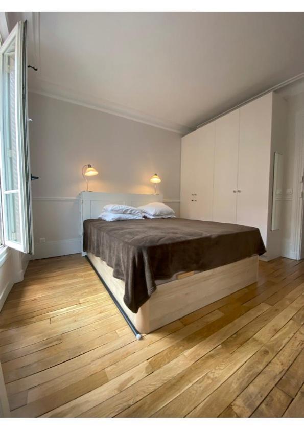 Sunny Bastille-roquette *