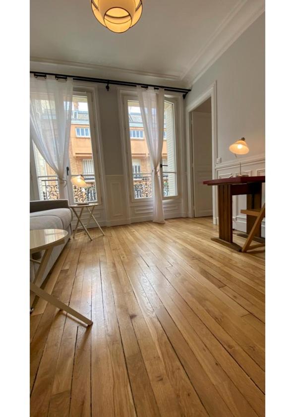 Sunny Bastille-roquette