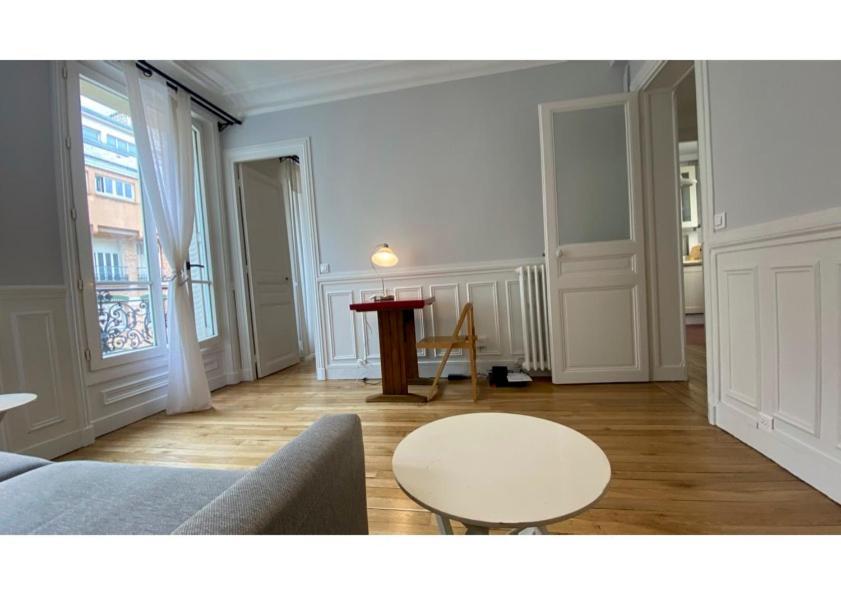Sunny Bastille-roquette Parigi