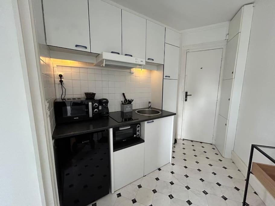 Elegant Eiffel Tower View Flat * Parigi